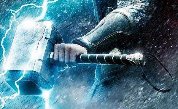 美國隊(duì)長為什么能拿起雷神的錘子