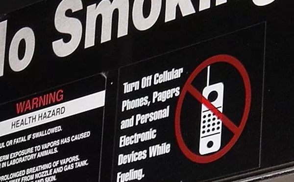 為什么加油站不能玩手機(jī),加油站不能打電話的原因