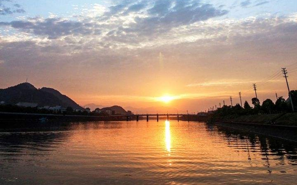 彳亍怎么讀,彳亍的拼音是什么,彳亍是什么意思