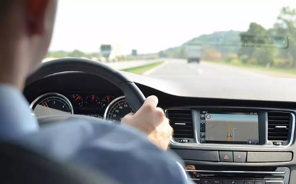 高速公路哪條車道最安全?