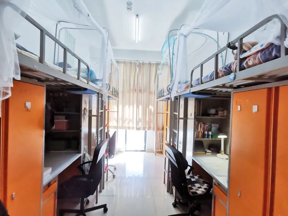 中央財經(jīng)大學(xué)宿舍條件怎么樣,有空調(diào)和獨立衛(wèi)生間嗎？（附宿舍圖片）