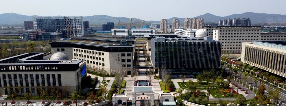 第一中學是公立還是私立,是重點中學嗎?