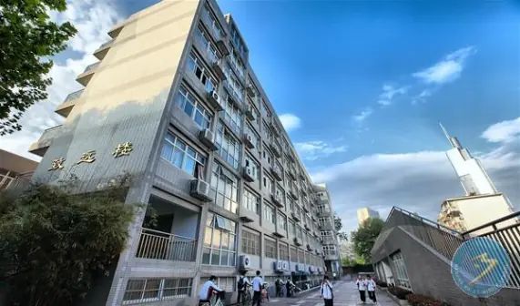 南京第十三中學(xué)在南京的排名第幾,南外屬于什么檔次?