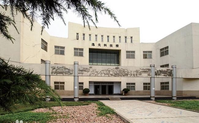 河南省實驗中學(xué)簡介概況(建校歷史、地址、師資、校訓(xùn)、環(huán)境)