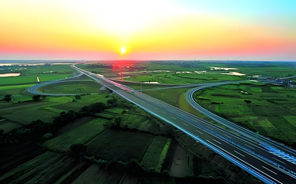 2026年國慶節(jié)高速路免費時間表,是按上高速還是下高速時間?