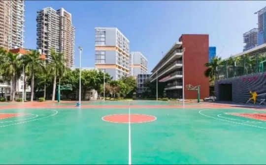 深圳華僑城高級中學(xué)是公立還是私立,是重點(diǎn)中學(xué)嗎?