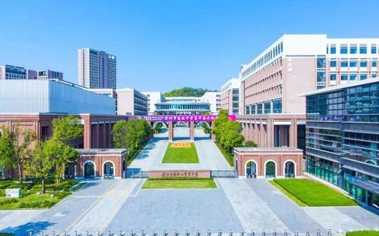 深圳市高級中學創新高中簡介概況（建校歷史、地址、師資、校訓、環境）