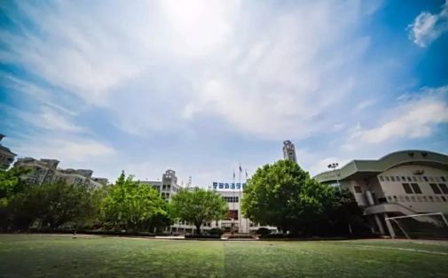 深圳市羅湖外語學校是公立還是私立,是重點中學嗎?