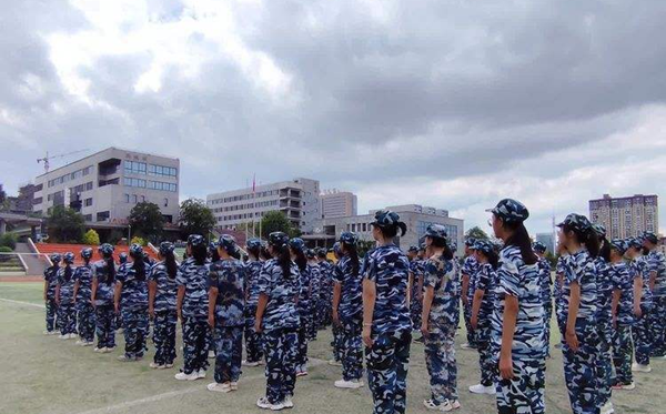 初中軍訓(xùn)可以請假嗎,小升初軍訓(xùn)可以不參加嗎?